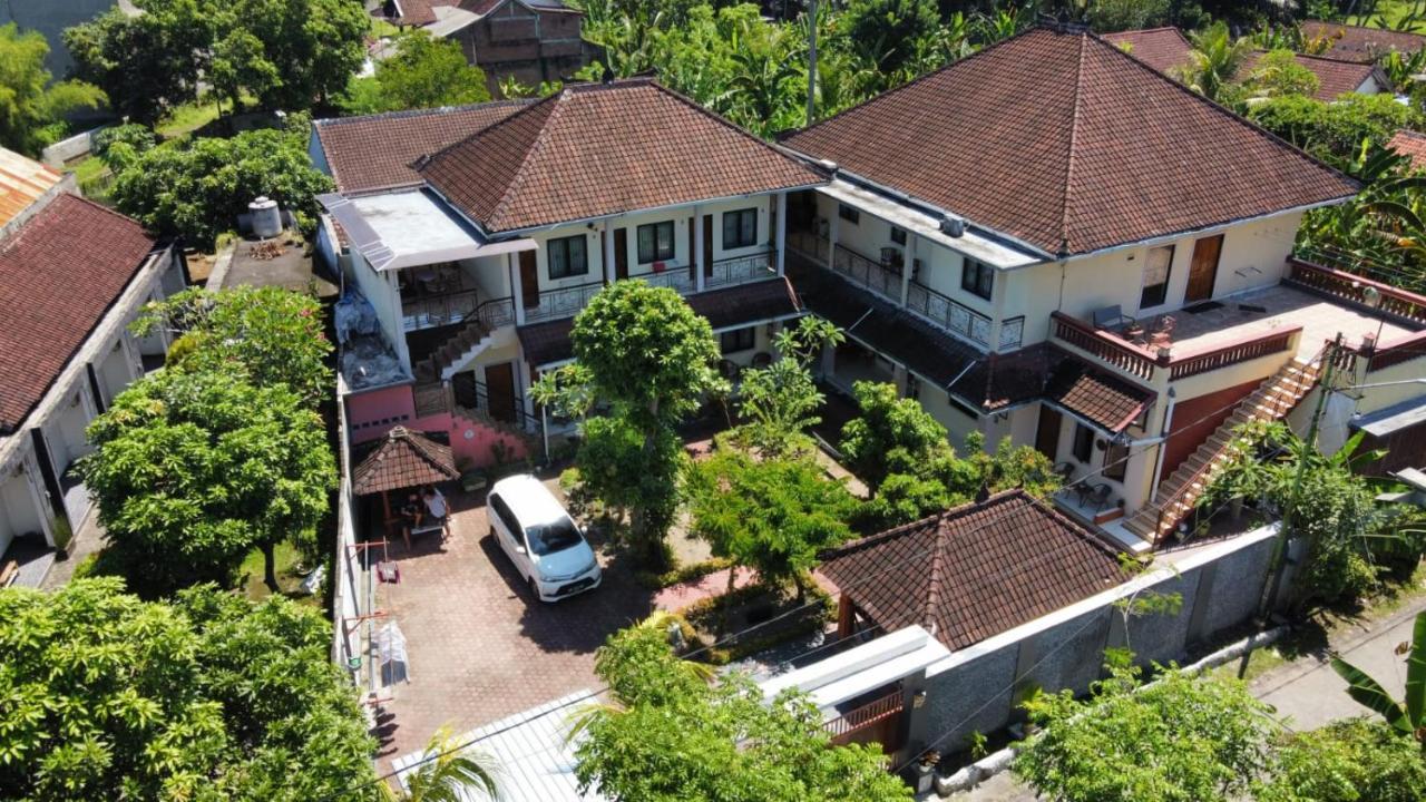 Whiterose Guesthouse Senggigi Exterior foto